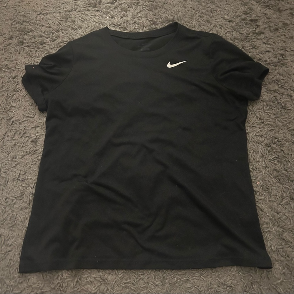 women’s nike dri fit tshirt